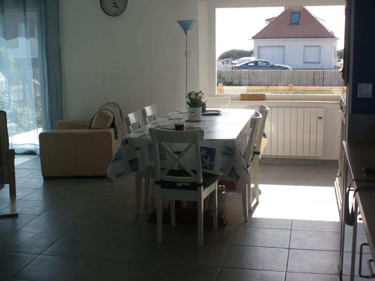 Wonderful Holiday Home In Audinghen With Garden Exteriör bild